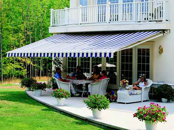 Uses And Advantages Offered By Retractable Awnings In Montreal